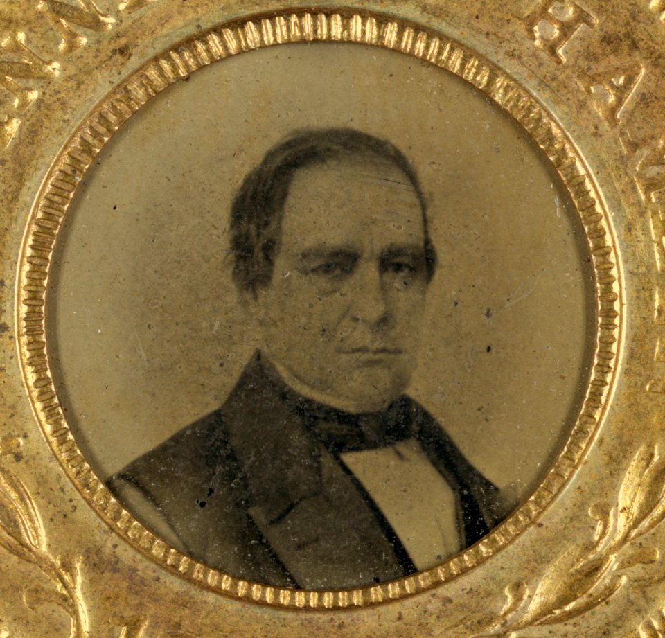Hamlin button 1860 small high contrast