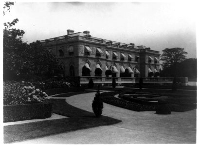 Hamilton Rice Home in Newport, Rhode Island, exterior, with view of formal garden LCCN92519528