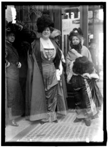 HAMMOND, MRS. JOHN HAYS. WITH MISS WHITE LCCN2016864491