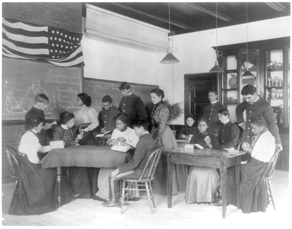 Hampton Institute, Va., 1899 - Classroom scenes - Bible history LCCN2001703744
