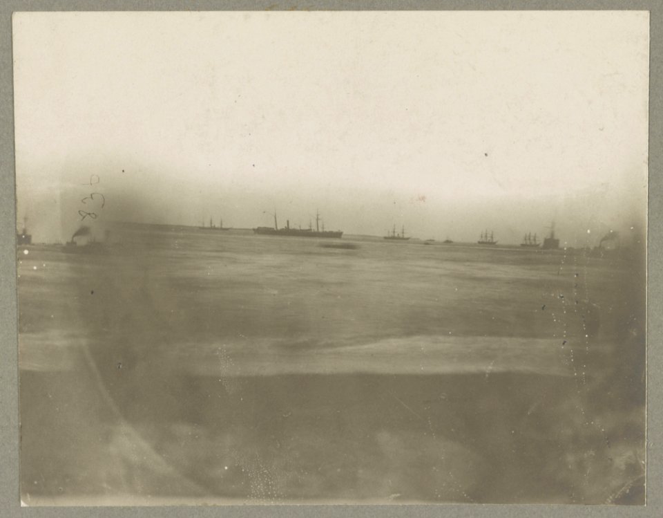 Hampton Roads, Va., fleet in squall, Dec. 1864 LCCN2013647393