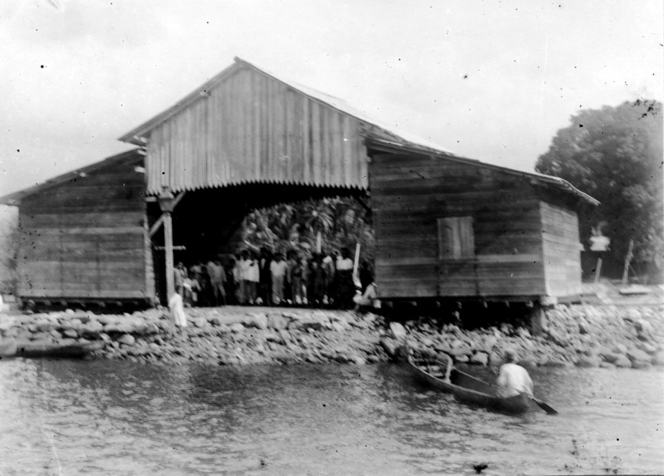 Hamnen i Boroko. Kabupaten Bolaang Mongondow, Sulawesi. Indonesien - SMVK - 010671