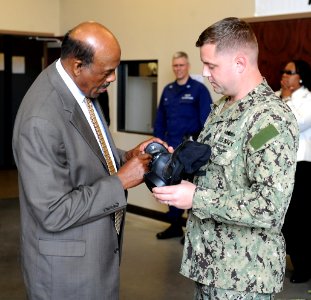 Hampton Roads mayors and city officials visit JTF-CS 140501-N-VJ282-095