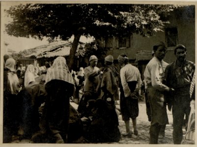 Handeltreibende türk.Frauen.Wochenmarkt Esine. (BildID 15546192)