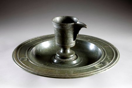 Handfat med handkanna. Serpentin - Skoklosters slott - 87278