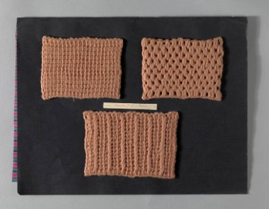 Handwerk gemaakt op de Industrieschool voor vrouwelijke jeugd, objectnr 3764.32