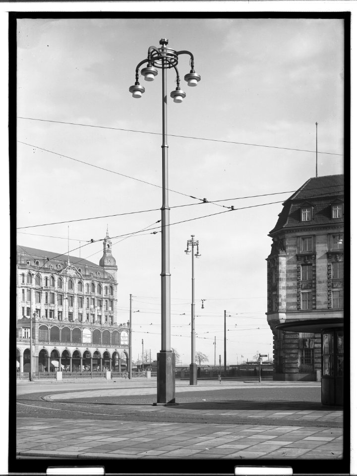 HANSif1150 Lichtmast auf dem Rathausmarkt