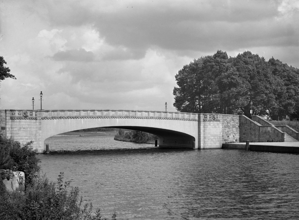 HANSif1204 Brückenansicht