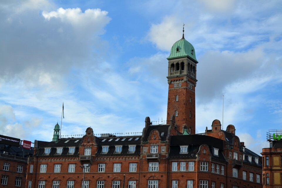 Building clouds tower