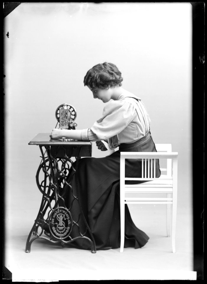 Ingrid Andersén in Under epåletten at Svenska teatern 1908 - SMV - NA027