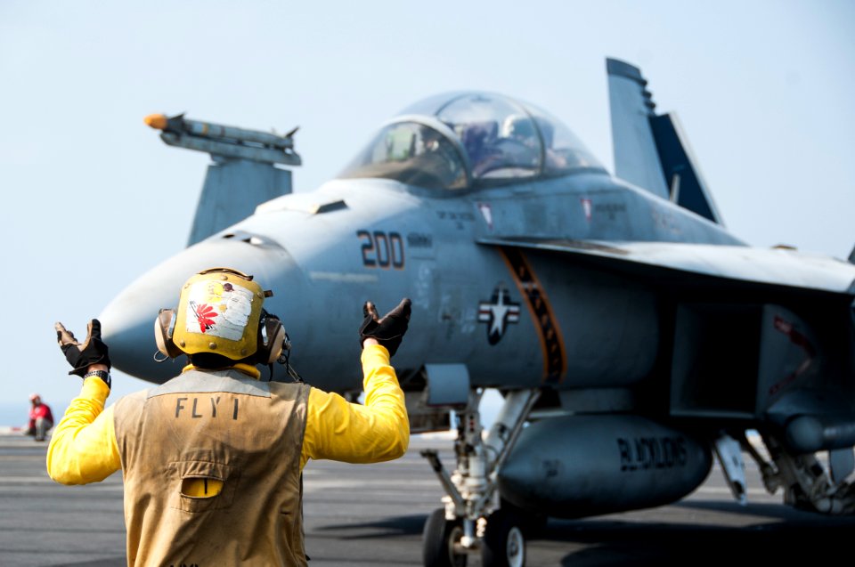 Inherent Resolve 141016-N-MW819-040