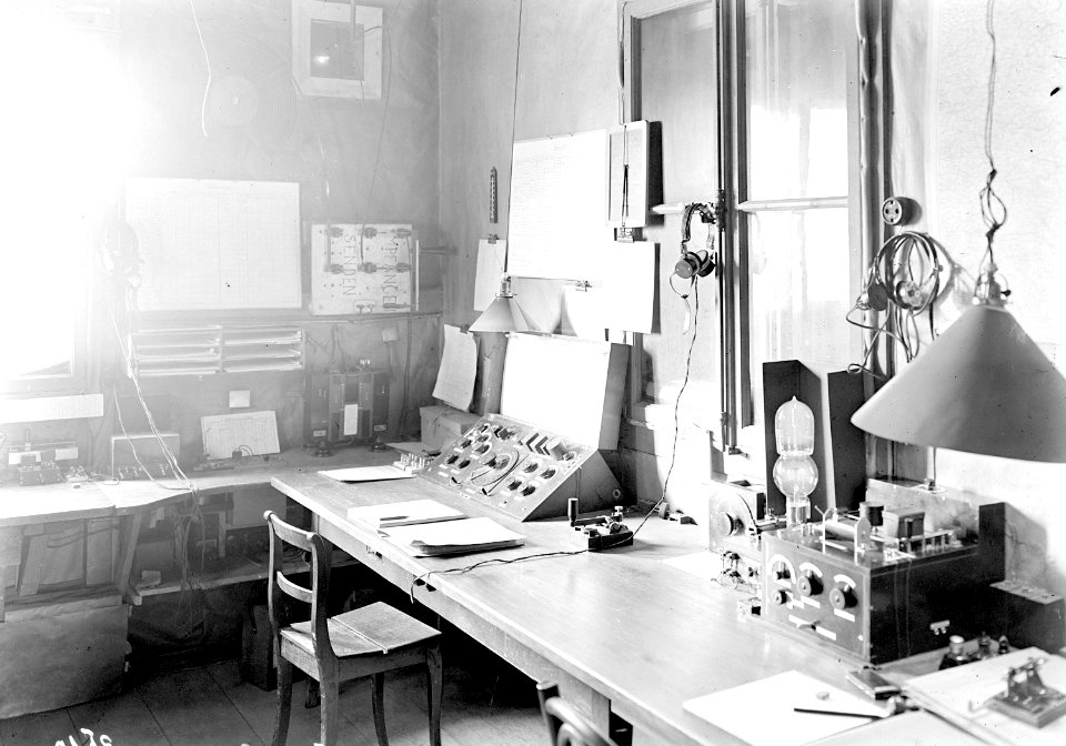 Innenansicht der Empfangsstation für drahtlose Telegraphie - CH-BAR - 3239487
