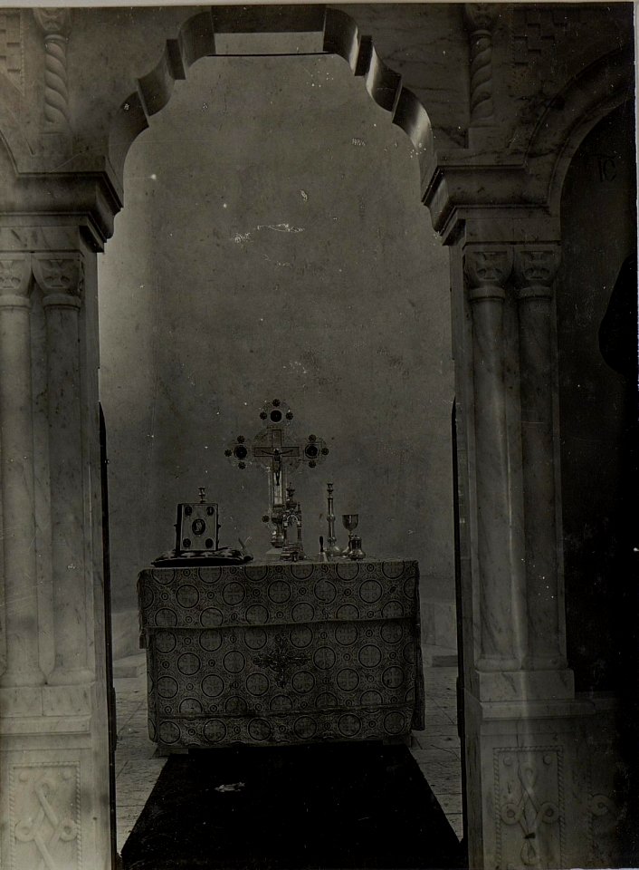 Inneres der Mausoleum - Kirche Topola. November 1915. (BildID 15454258)