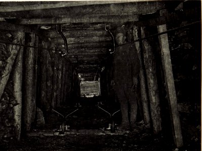 Inneres eines Seilbahnstollens auf Tonale. (BildID 15583479)