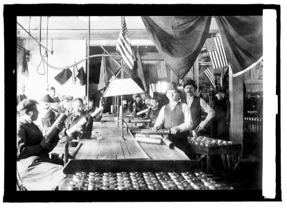 Inspecting cartridge cases (...) Pa. LCCN2016821872
