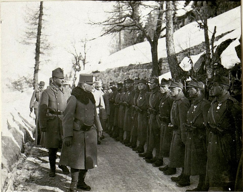 Inspektion des II. Regiments der Tiroler Kaiserjäger durch Exzellenz Conrad v.Hötzendorf, in Folgaria (BildID 15624457)
