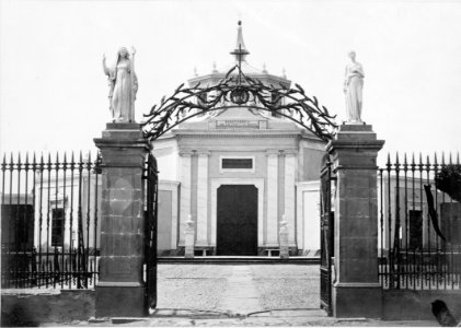 Ingreso Presbitero Maestro Lima. Chapel in the Cemetery LCCN2006679747 (cropped)