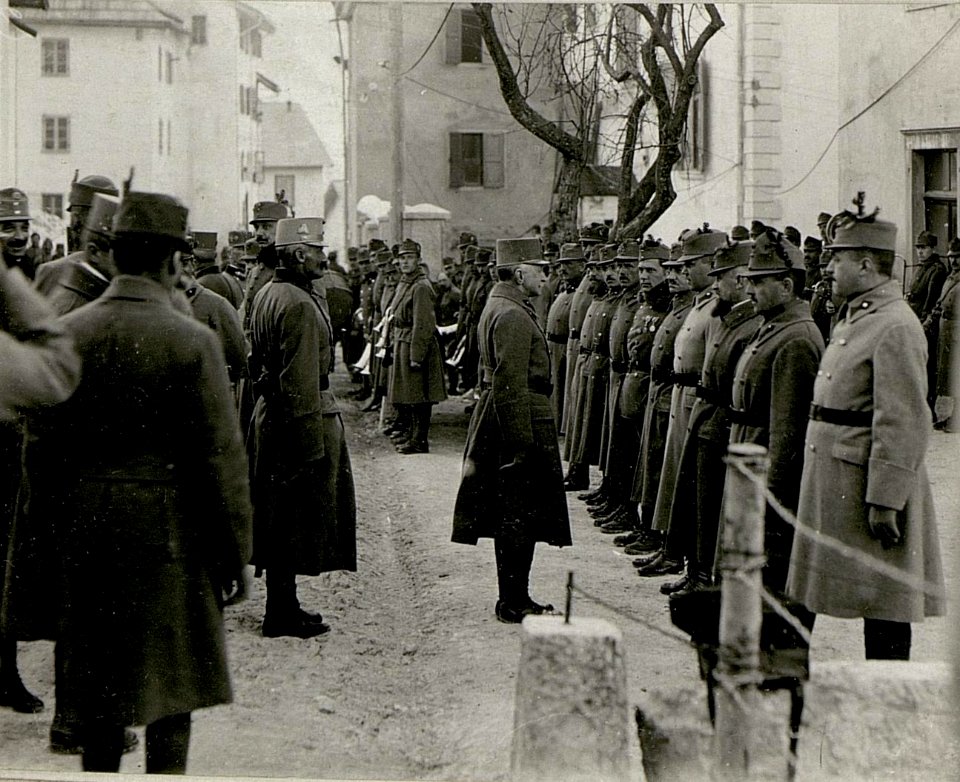 Inspektion des Edelweißkorps durch Exzellenz Conrad von Hötzendorf, in Folgaria (BildID 15624443)