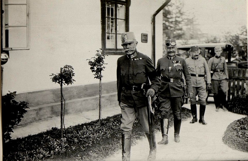Inspizierung d.S.E.G.d.J.Suchovati beim Korpskomdo in Narajow (BildID 15530732)