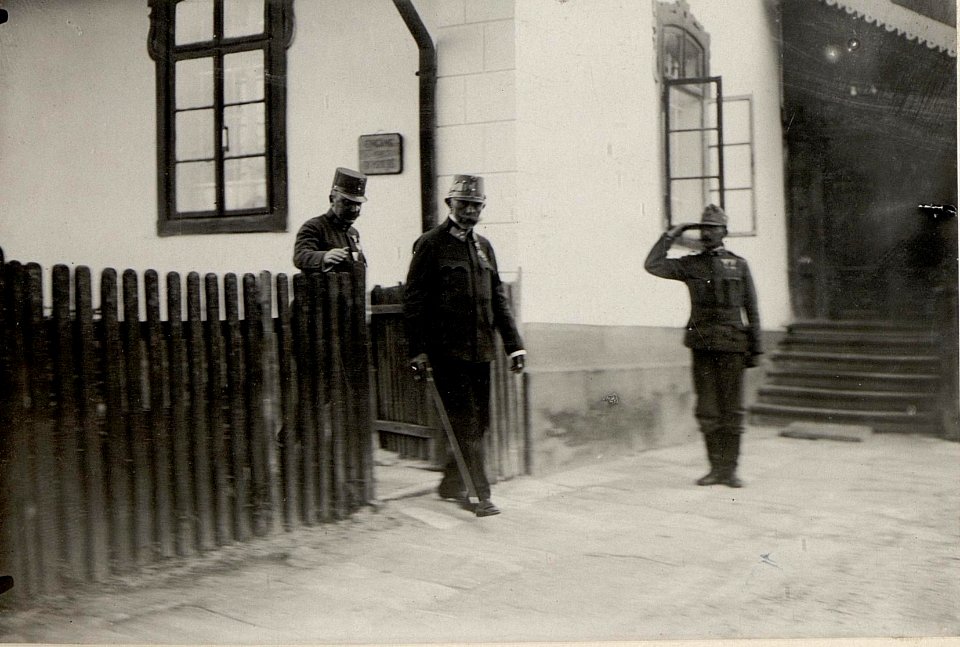 Inspizierung d.S.Exz.G.d.J.Suchovati beim Korpskomdo in Narajow (BildID 15530746)