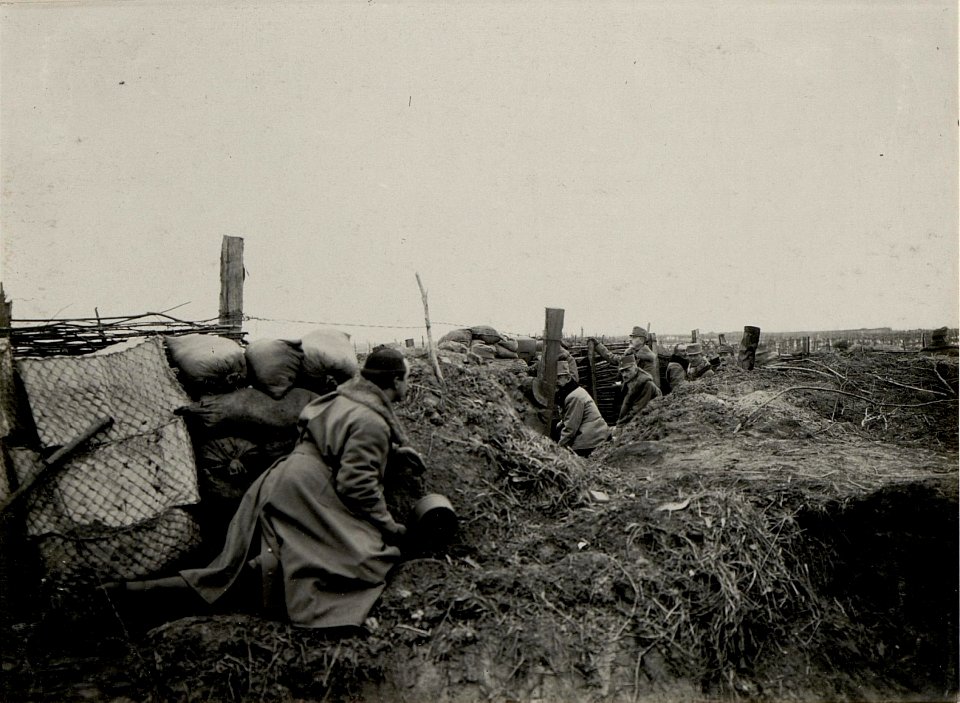 Inspizierung der Kampfstellung der Feldjäger 12 durch das Kommando des 9. Korps an der vordersten Front (BildID 15541799)
