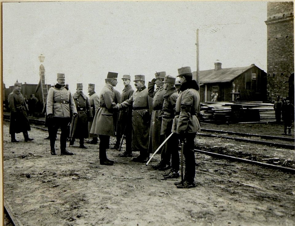Inspizierung durch Generaloberst Böhm-Ermolli in Hinowice. (BildID 15527968)