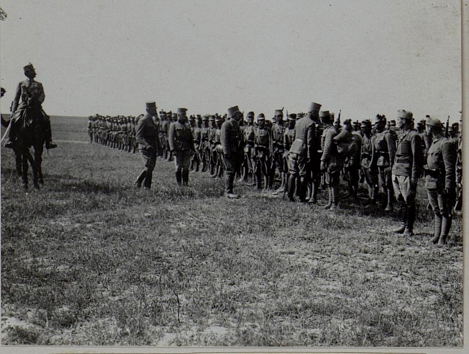 Inspizierung des Jägerregimentes 62, Bataillon V-103, in Anwesenheit des Korpskommandanten Generaloberst Tesztyanszky (BildID 15456500)