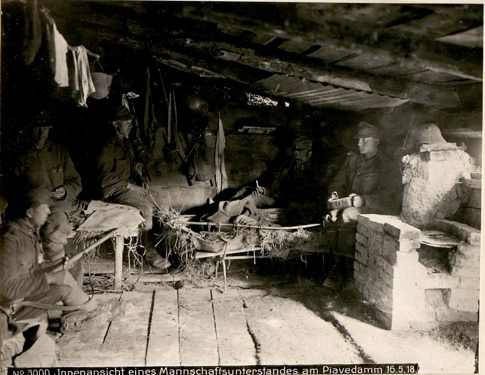 Innenansicht eines Mannschaffsunterstandes am Piavedamm 16.5.18. (BildID 15618636)