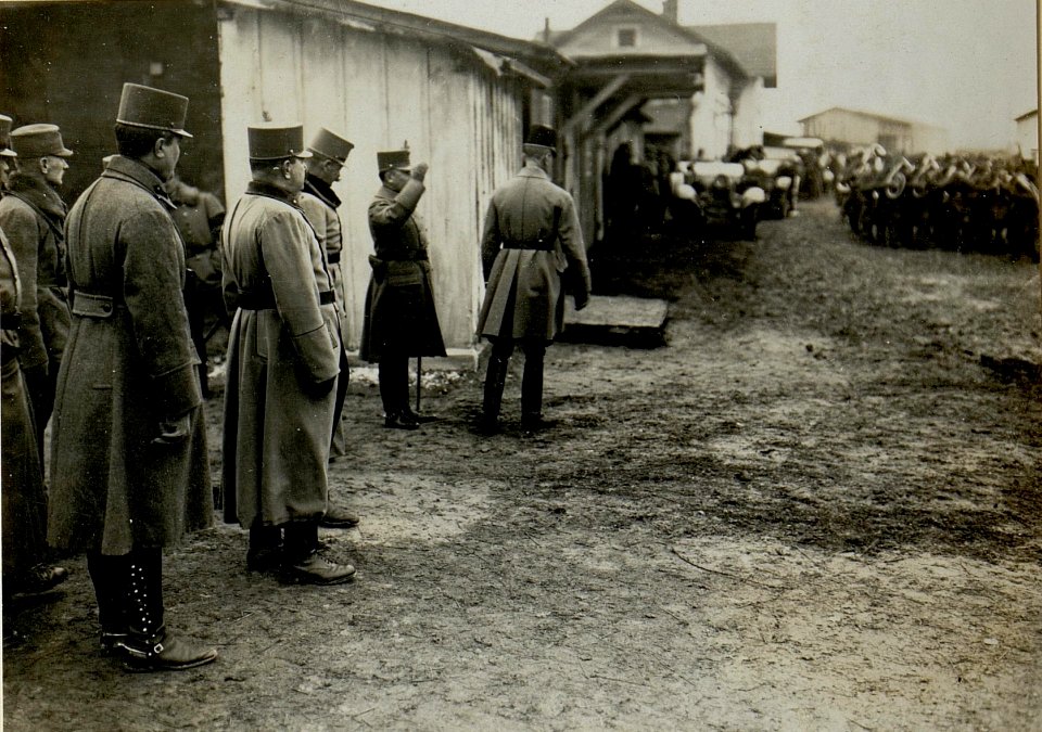 Inspizierung durch Generaloberst Böhm-Ermolli in Hinowice. (BildID 15527954)