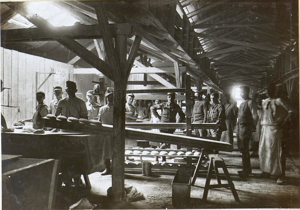 Inneres der Dionbäckerei 14 in Batuje (BildID 15596468)