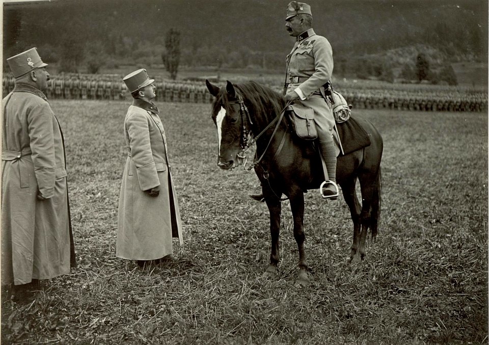Inspzierung durch Sr.k.u.k.Hoheit Erzh. KARL FRANZ JOSEF. Meldung des Herrn Hauptmann JANKOWIC. Aufgenommen, am 22. September 1915. (BildID 15460356)