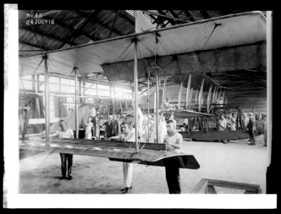 Instruction in lining up & leveling planes, 10-15-19 LCCN2016852887
