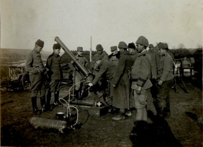 Instruktion beim Minenwerfer, Kurzany (BildID 15527891)