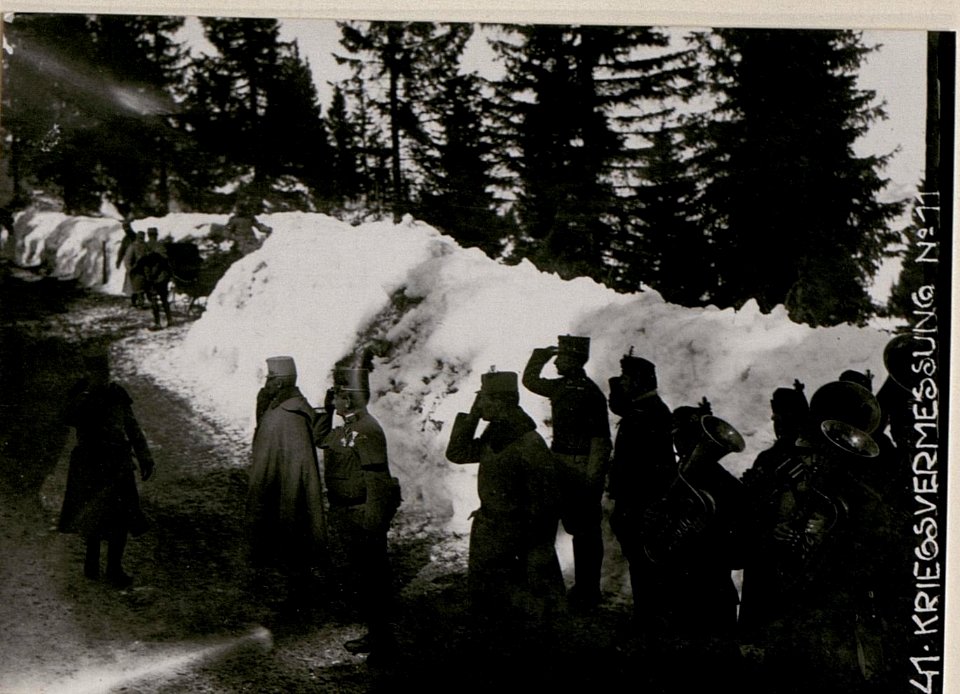 Inspektion des Infanterie-Regiments Nr.14 durch Exzellenz Conrad von Hötzendorf bei Feldpost 403 (BildID 15737629)
