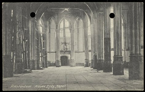 Interieur van de Nieuwezijds Kapel, Rokin 78. Uitgave Dr. Trenkler, Leipzig, Afb ANWU01754000009
