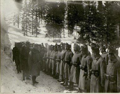 Inspizierung des J. Regiments No.14.durch Exzellenz Conrad v.Hötzendorf bei Feldpost 403. (BildID 15624606)