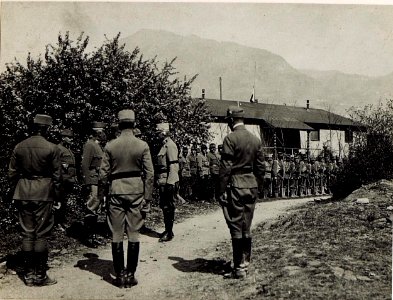 Inspizierung des Bergführerkurses in Bozen durch Exzellenz von Roth, 29.4.1917. (BildID 15584249)