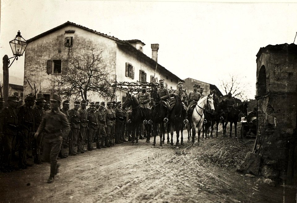 Inspizierung des Infanterieregiments Nr. 29 in Zalosce, 29.4.1916. (BildID 15594116)