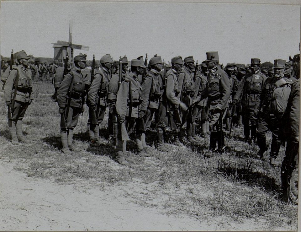 Inspizierung des Jägerregimentes 62, Bataillon V-103, in Anwesenheit des Korpskommandanten Generaloberst Tesztyanszky (BildID 15456486)