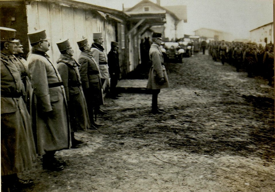 Inspizierung durch Generaloberst Böhm-Ermolli in Hinowice. (BildID 15527947)