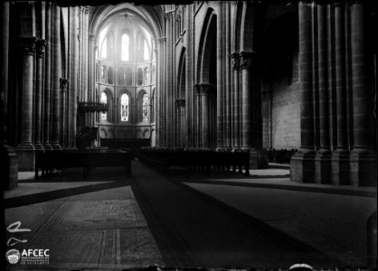 Interior de la catedral de Sant Pere de Ginebra (AFCEC MORELLO A 0989) photo