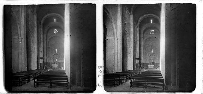 Interior de la nau central de l'església de la Seu d ' Urgell