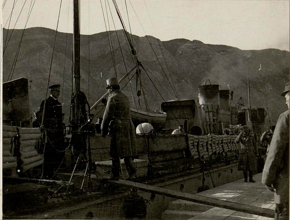 Inspizierungsfahrt auf einem Torpedoboot. Aufgenommen in den Gewässern vor Castelnuovo am 23. Februar 1916. (BildID 15532549)