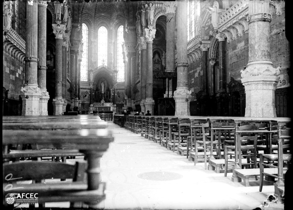 Interior de Notre-Dame de Fourvière (AFCEC MORELLO A 0990)