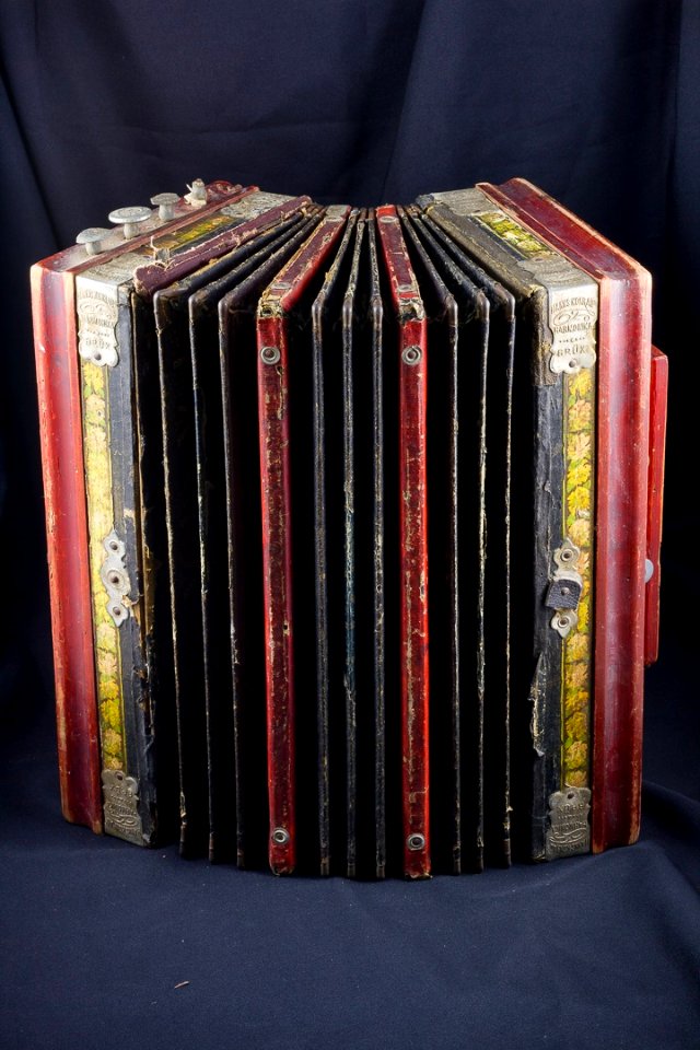 Instrument muzical harmonica