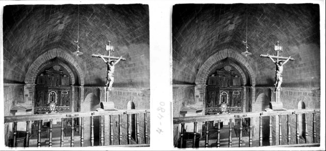 Interior i altar de Sant Joan de les Abadesses