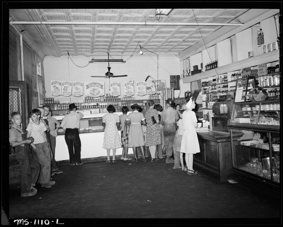 Interior of company store for miners and their families. Lamar Colliery Company, Lamar Mine, Lamar, Mercer County... - NARA - 540671