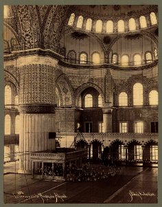 Interieur de la Mosquée Ahmed - Sébah & Joaillier. LCCN2003688200