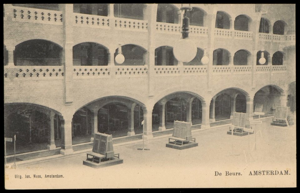 Interieur van de Beurs van Berlage, Damrak 277. Uitgave Jos Nuss, Afb PBKD00314000012