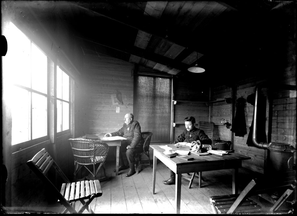 Interieur van het dagverblijf voor officieren - Regionaal Archief Alkmaar - FO1400130